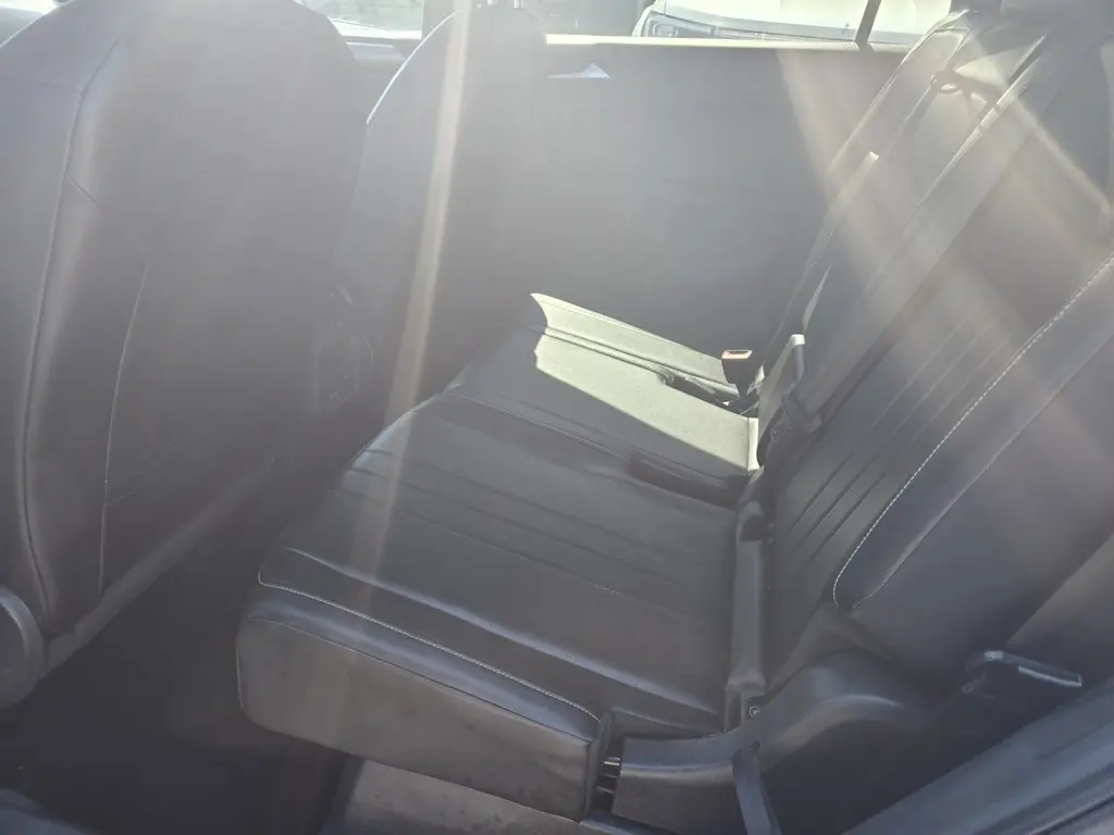 2023 Volkswagen Tiguan SE R-Line Black photo 12