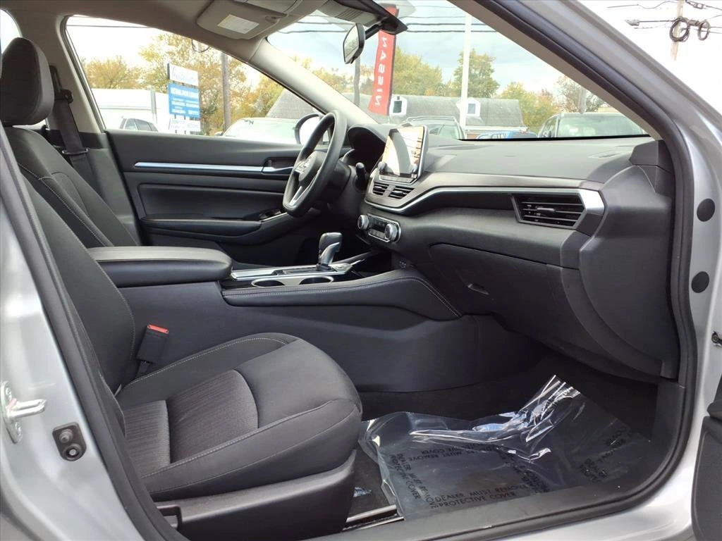 2023 Nissan Altima SV - Photo 15