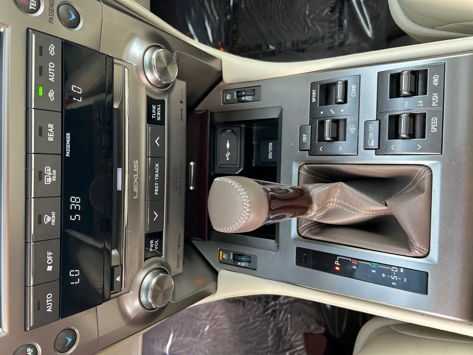 2018 Lexus GX 460 Luxury photo 23