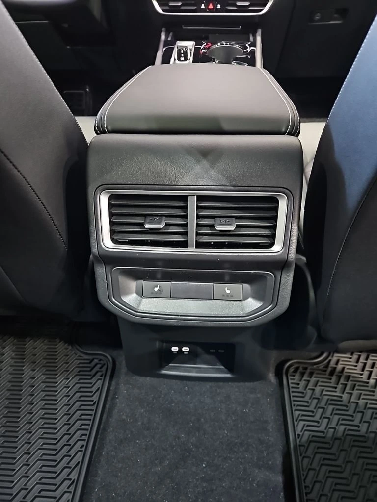 2026 Volkswagen Atlas Cross Sport SEL R-LINE - Photo 18