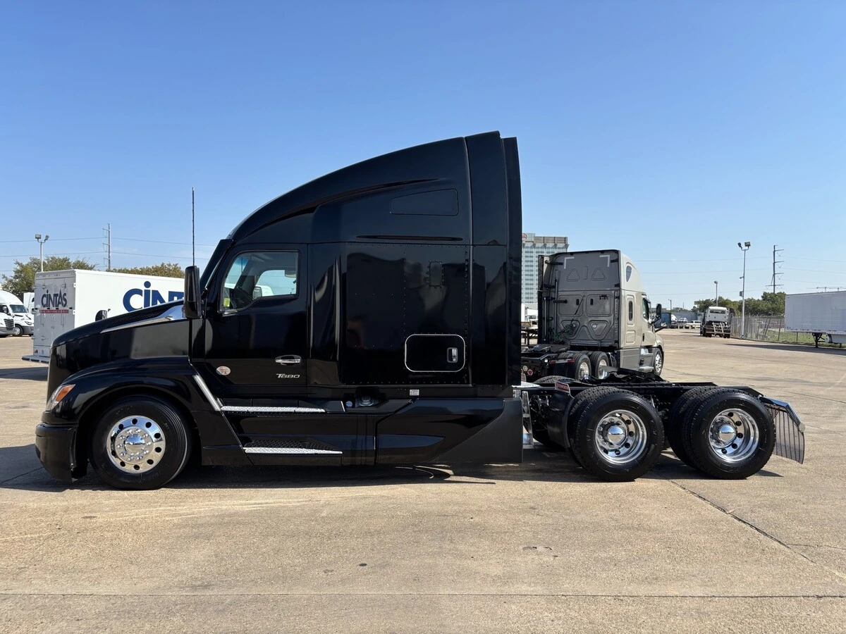 2023 Kenworth T680 — photo 8