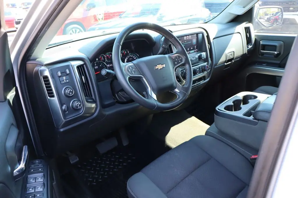 2015 Chevrolet Silverado LT photo 11