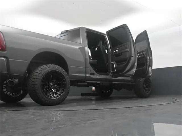 2025 Ram 2500 Laramie photo 40