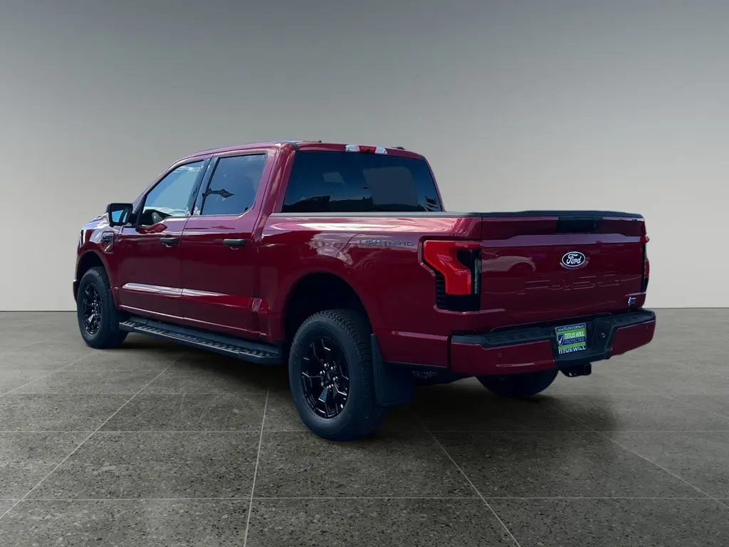 2025 Ford F-150 Lightning XLT photo 5