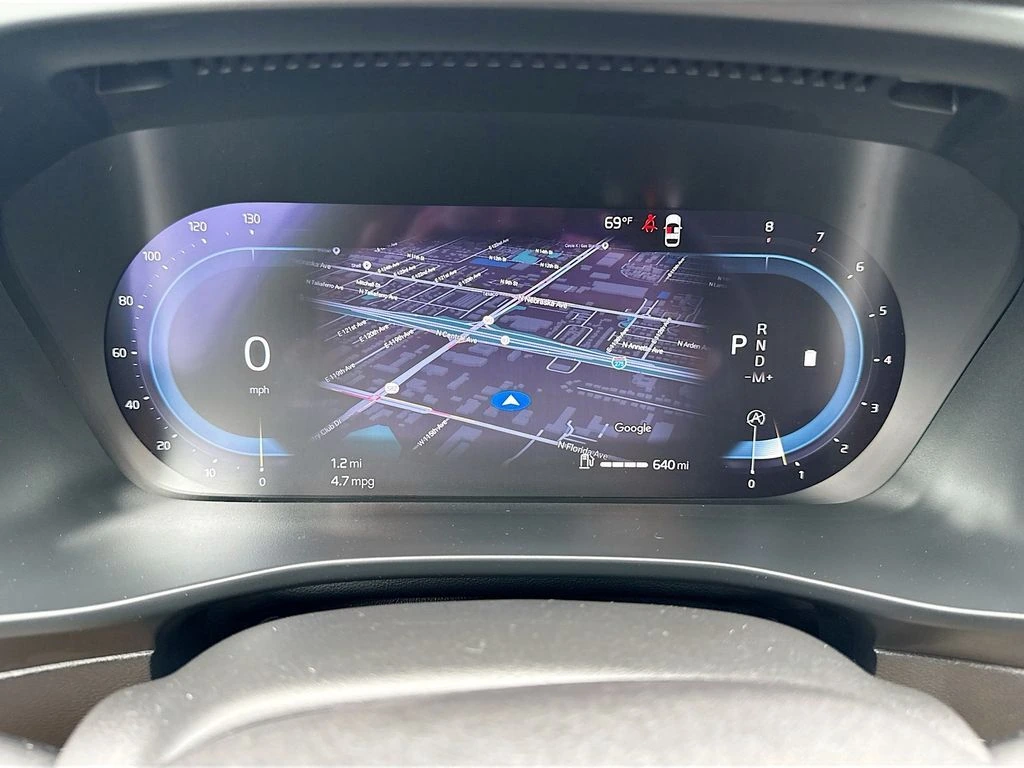2023 Volvo XC40 Plus - Photo 40