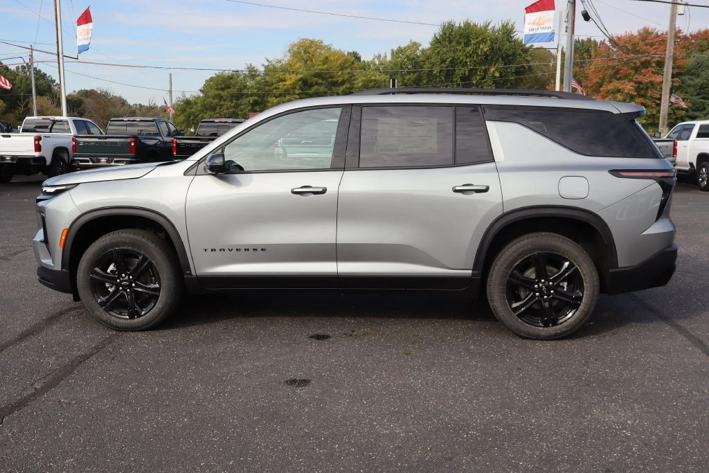 2027 Chevrolet Traverse LT - Photo 30