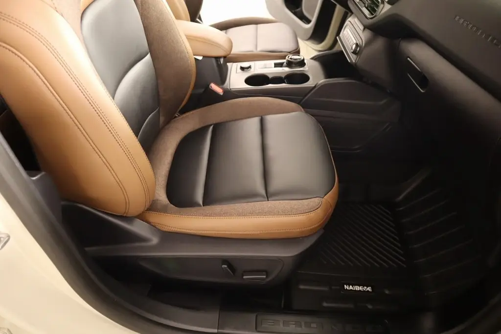 2025 Ford Bronco Sport Outer Banks photo 14