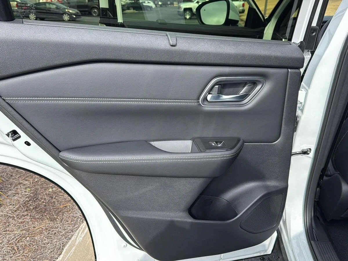 2026 Nissan Rogue Platinum - Photo 15