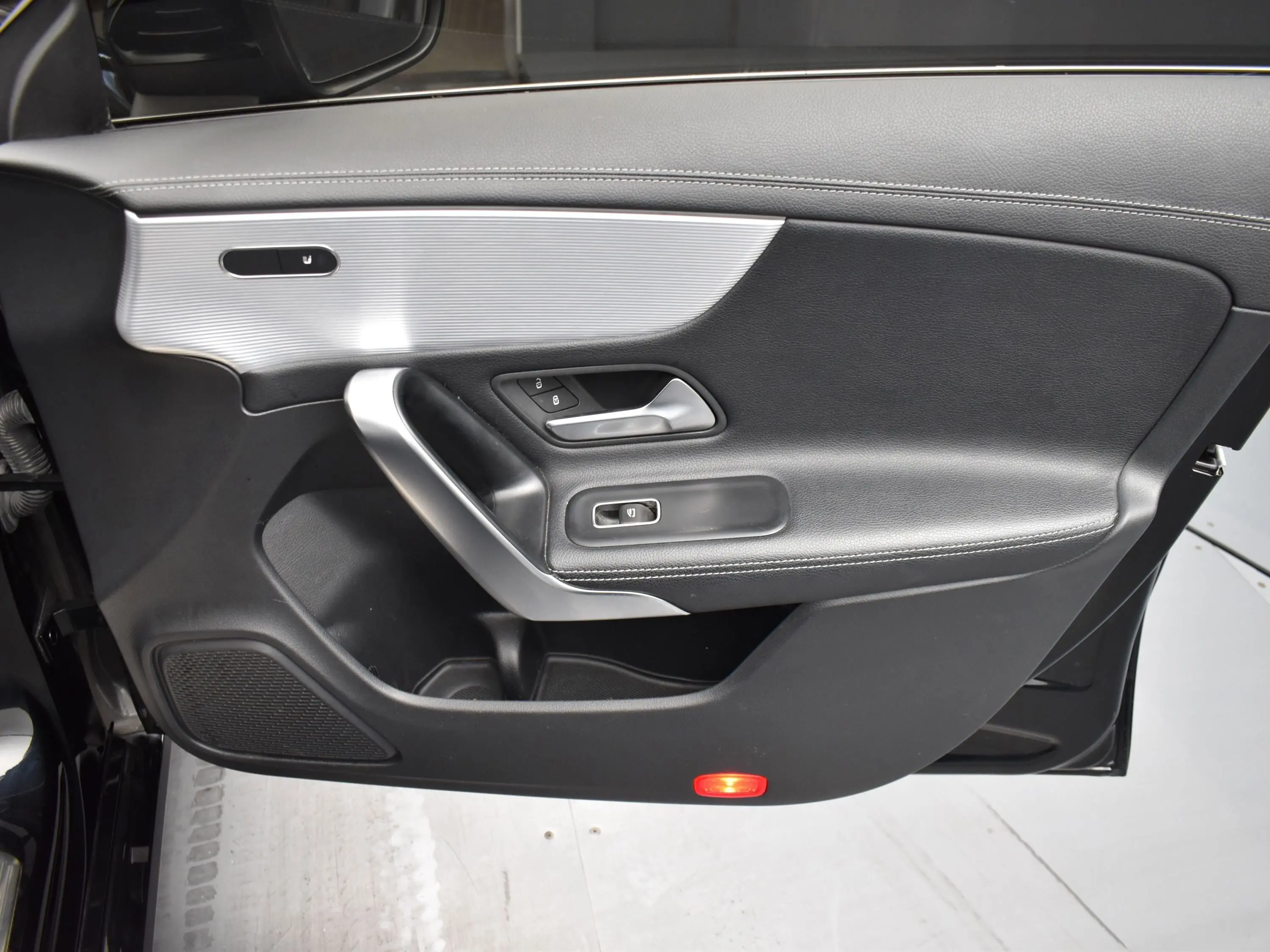 2022 Mercedes Benz CLA 250 4MATIC photo 6