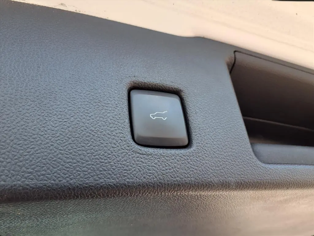2021 Ford Escape SE photo 8