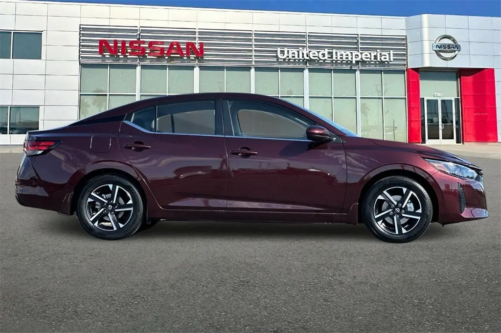 2025 Nissan Sentra SV photo 3