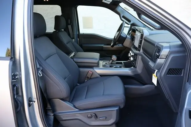 2025 Ford F-150 XLT photo 32