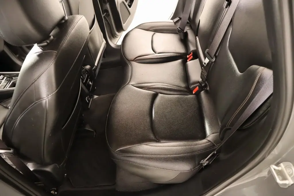 2024 Jeep Compass Latitude Lux photo 11