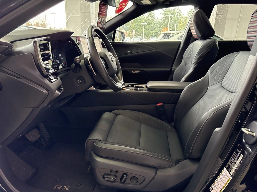 2025 Lexus RX Hybrid 350h - Photo 18