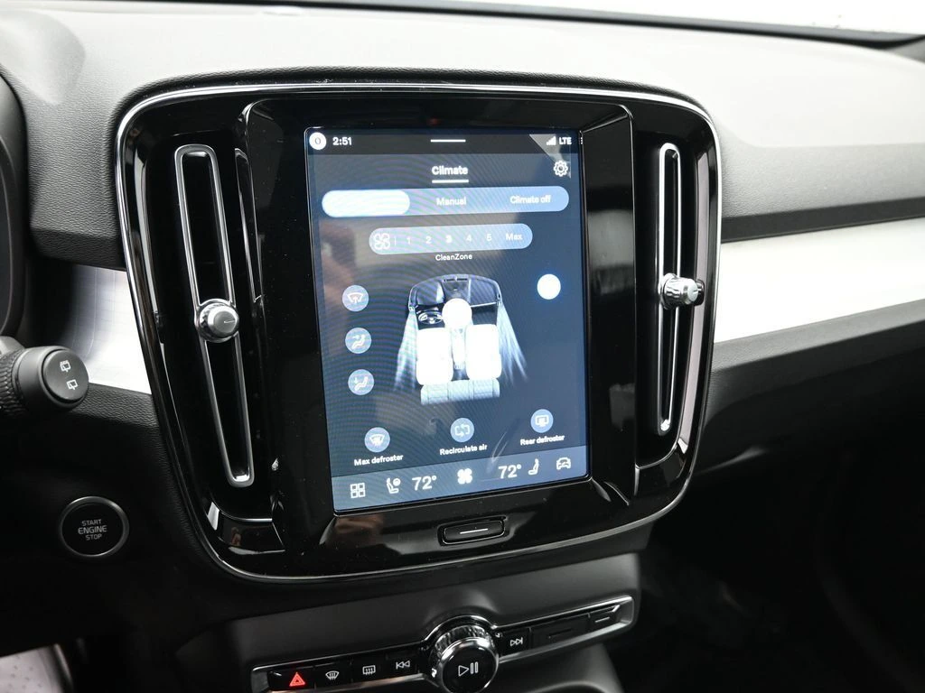 2026 Volvo - image 14