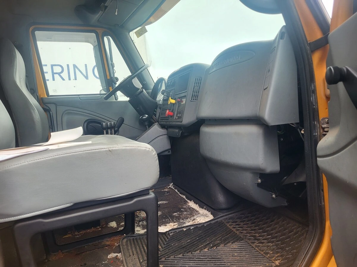 2005 International - image 41