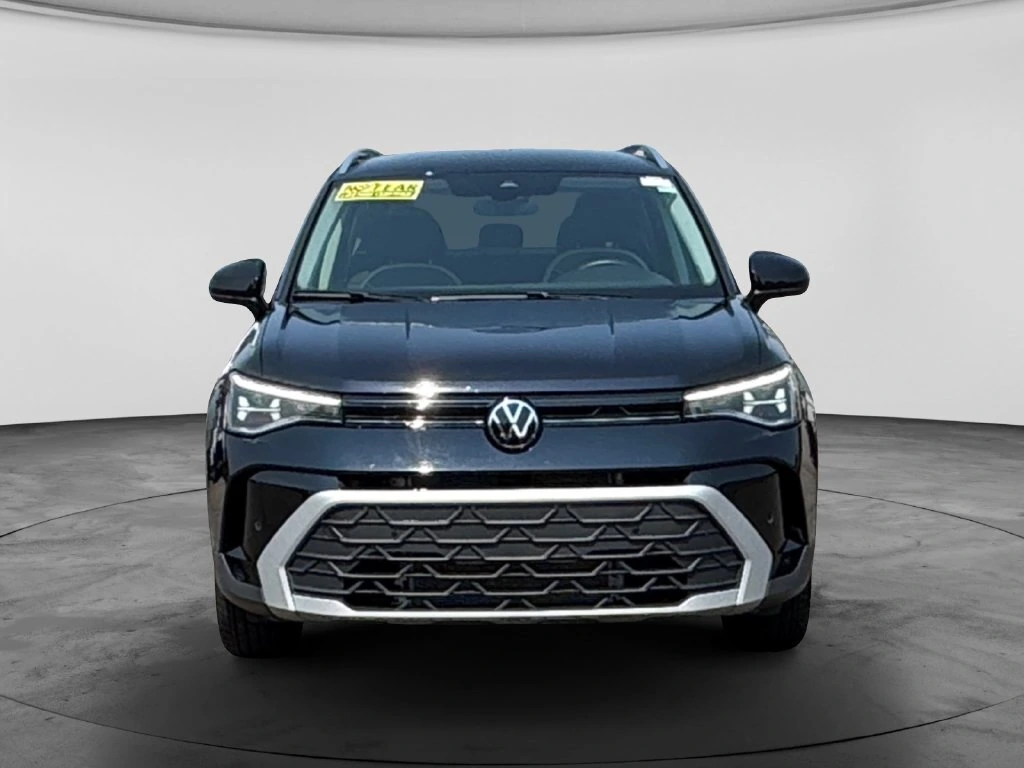 Used 2025 Volkswagen Taos SE with VIN 3VVSC7B22SM008481 for sale in Hastings, Minnesota