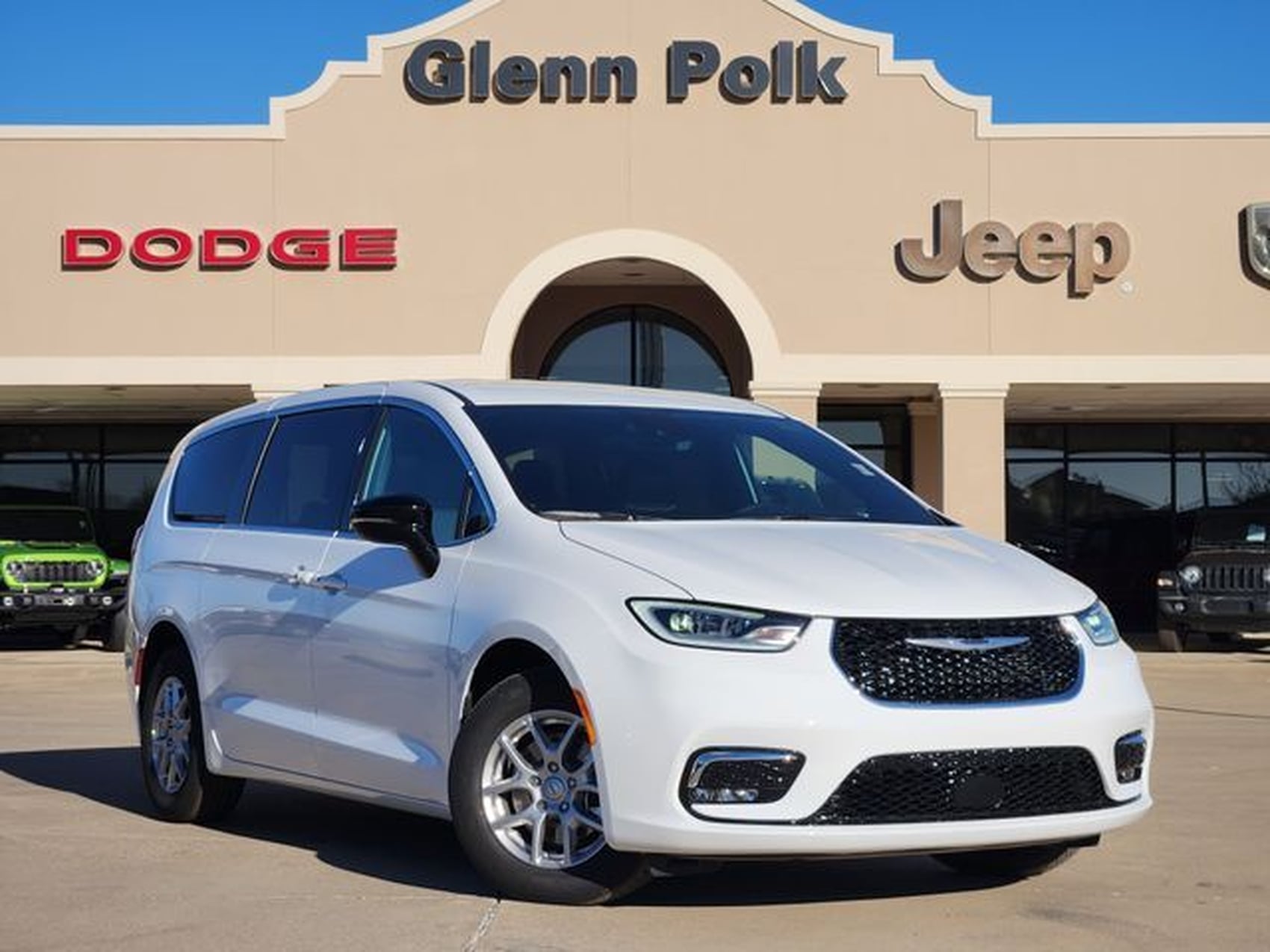 New 2026 Chrysler Pacifica Select