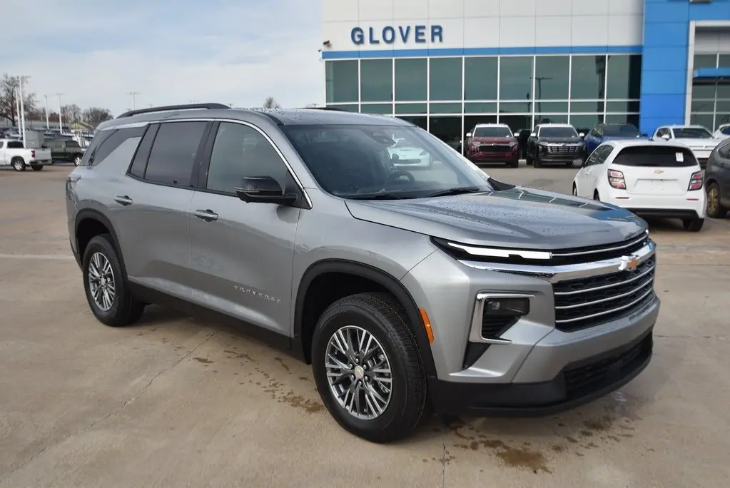 2026 Chevrolet Traverse LT's photo