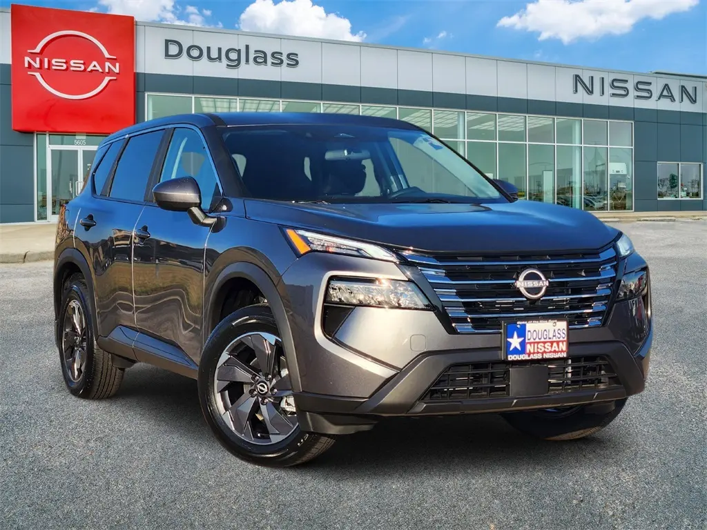 2026 Nissan Rogue SV's photo