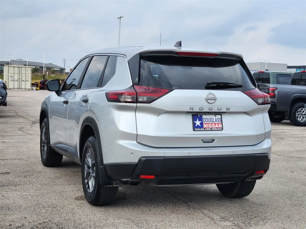 2024 Nissan Rogue S photo 3