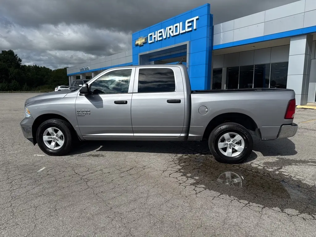 2023 Ram 1500 Classic SLT photo 10
