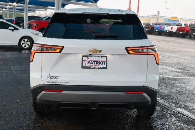 2026 Chevrolet Equinox LT photo 4