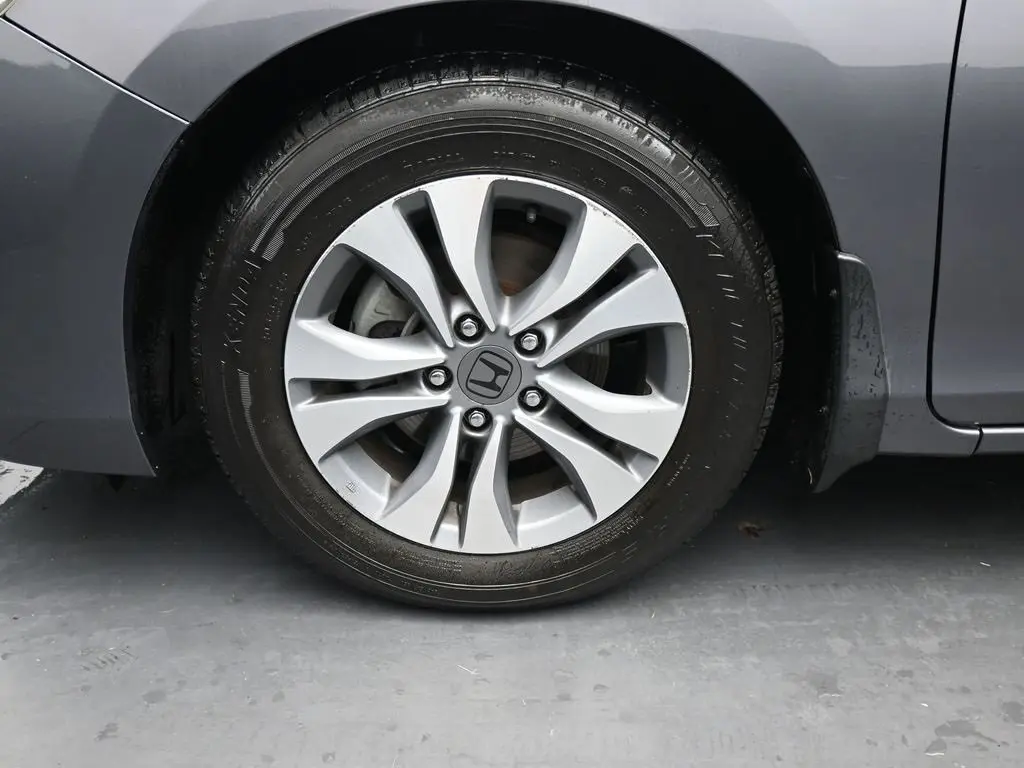 2015 Honda Accord LX photo 12
