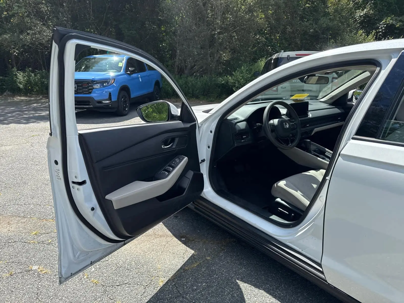 2023 Honda Accord EX photo 9