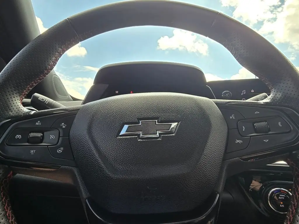 2024 Chevrolet Trax photo 21
