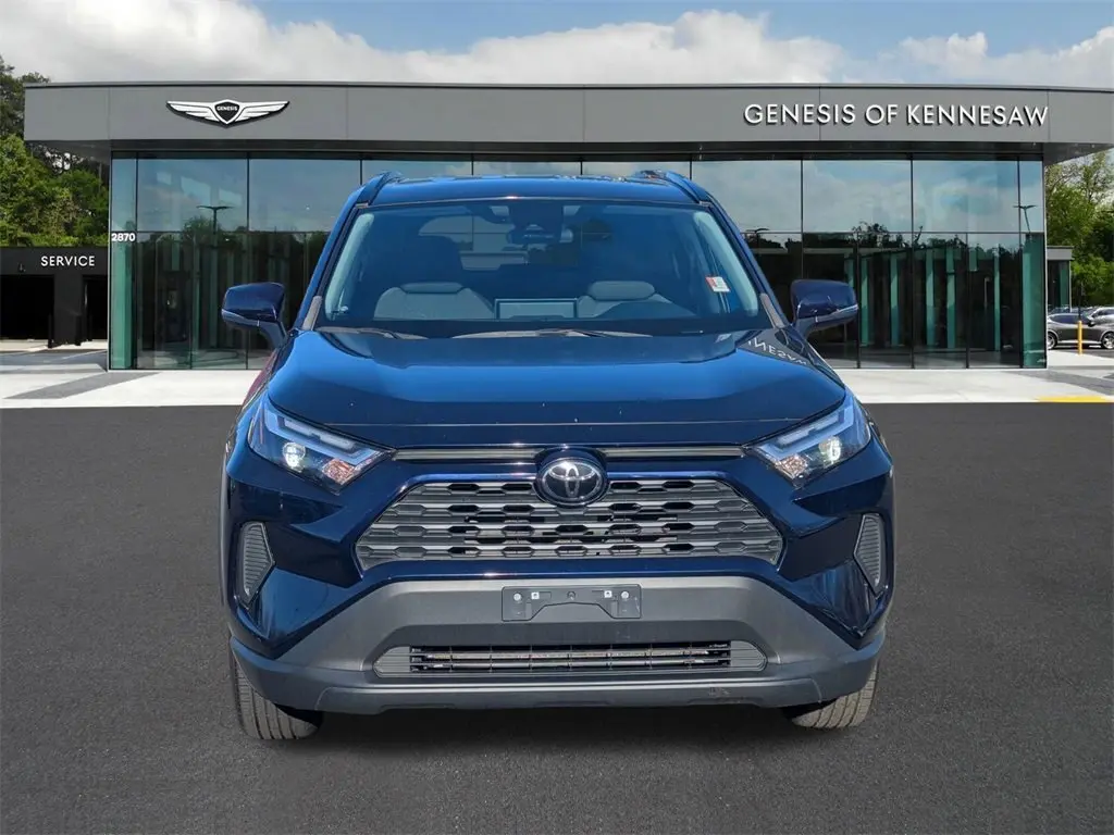 2023 Toyota RAV4 XLE photo 2