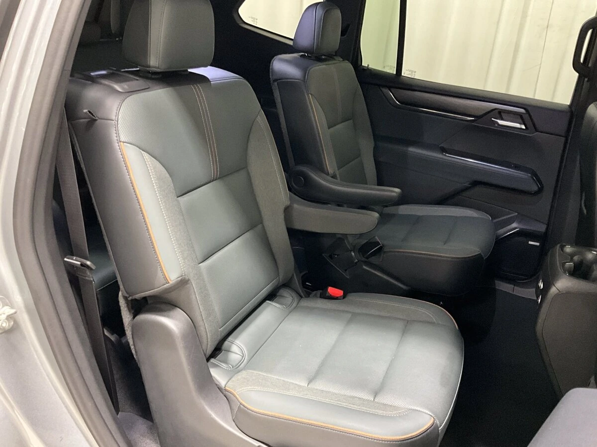 2024 GMC Acadia AT4 - Photo 25