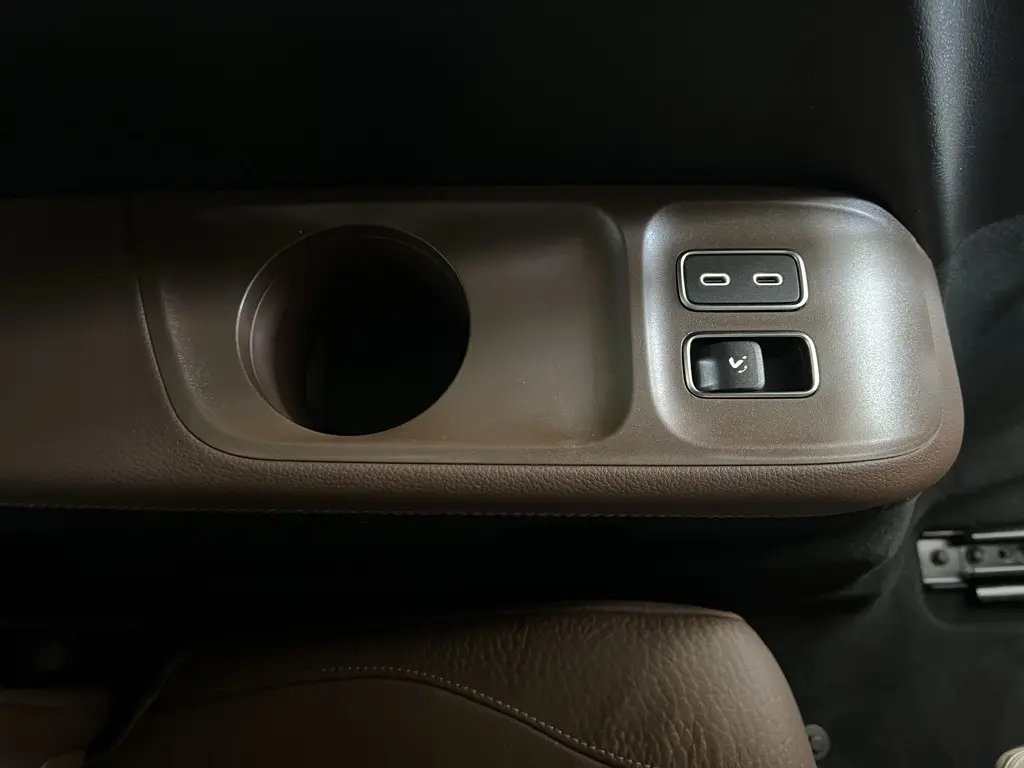 2026 Mercedes Benz GLS 580 4MATIC photo 33