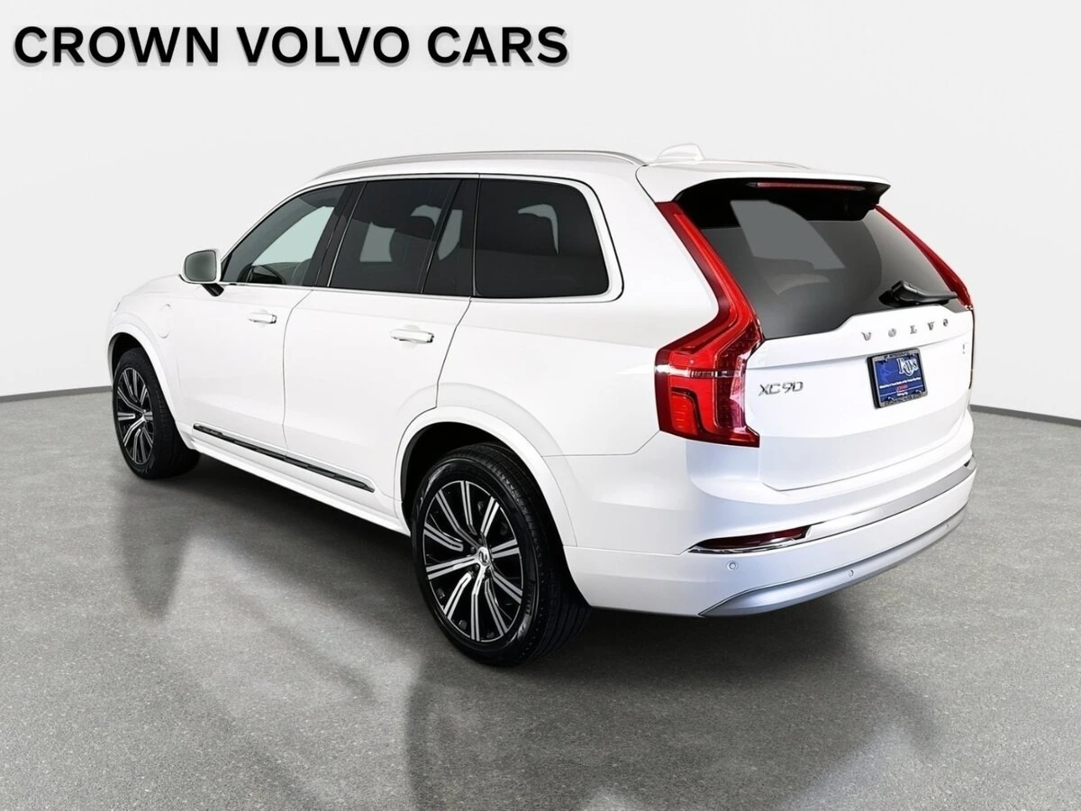 2022 Volvo - image 7