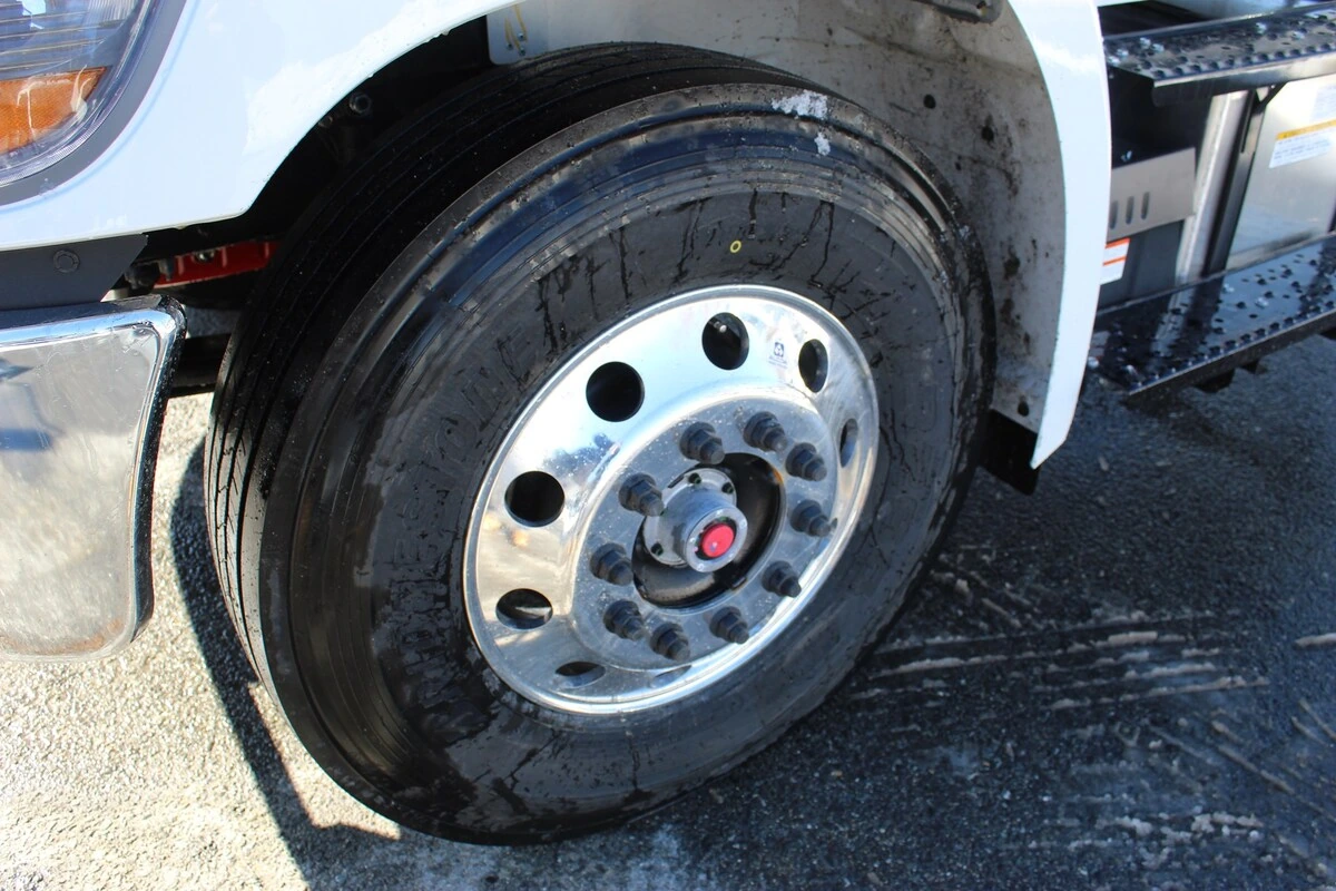 2025 Hino L6 - image 7