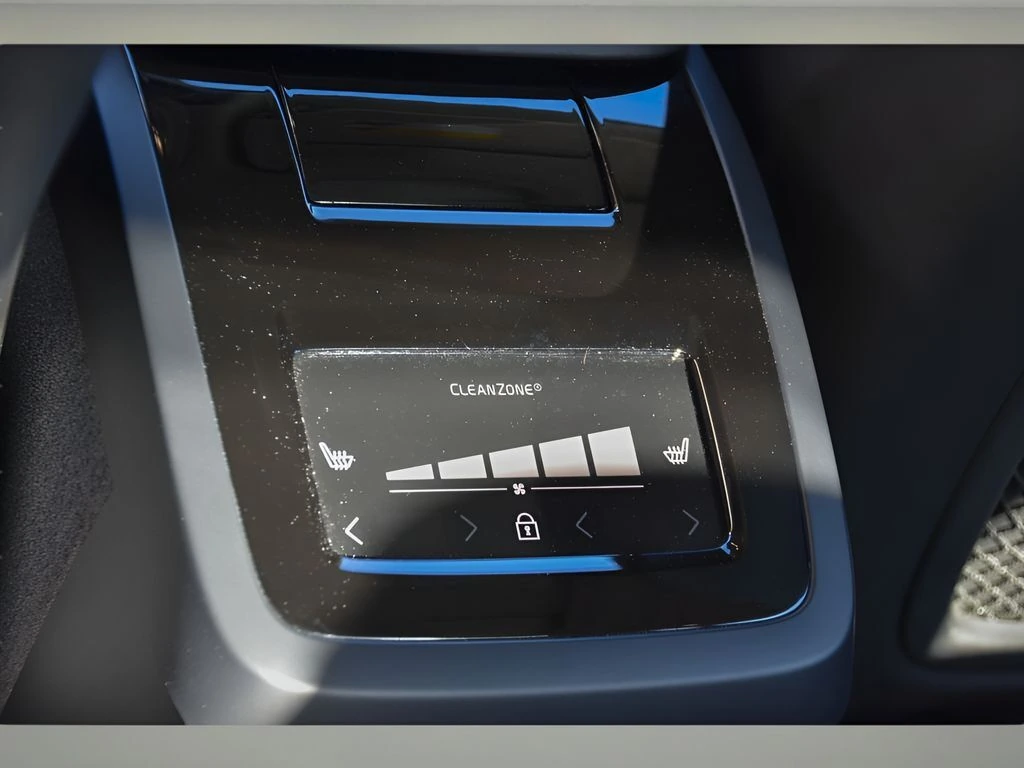 2024 Volvo - image 9