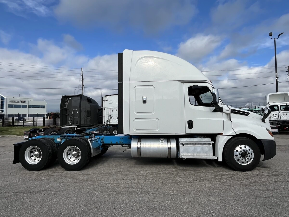 2019 Freightliner Cascadia — photo 5
