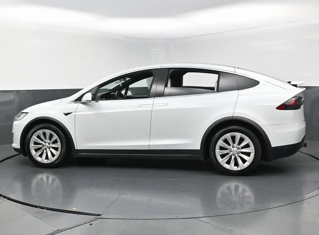 2019 Tesla Model X Long Range photo 8