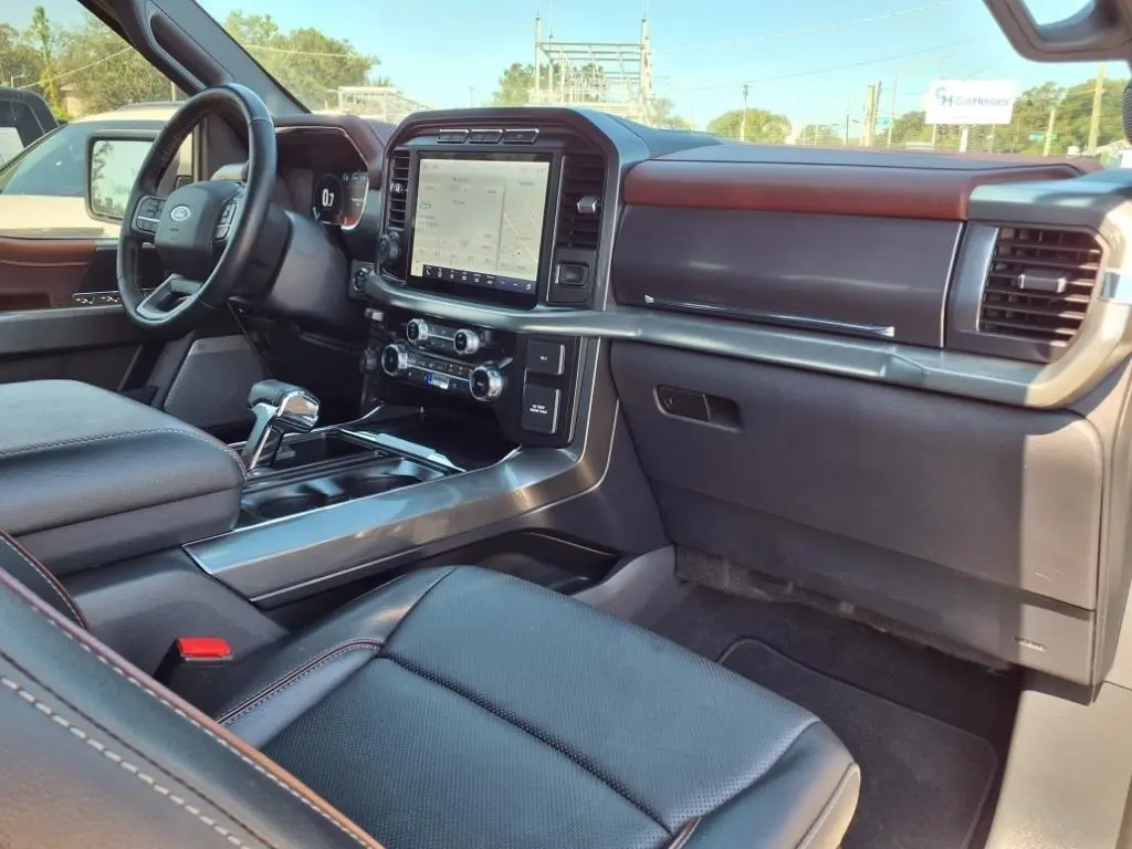 2023 Ford F-150 Lariat photo 12