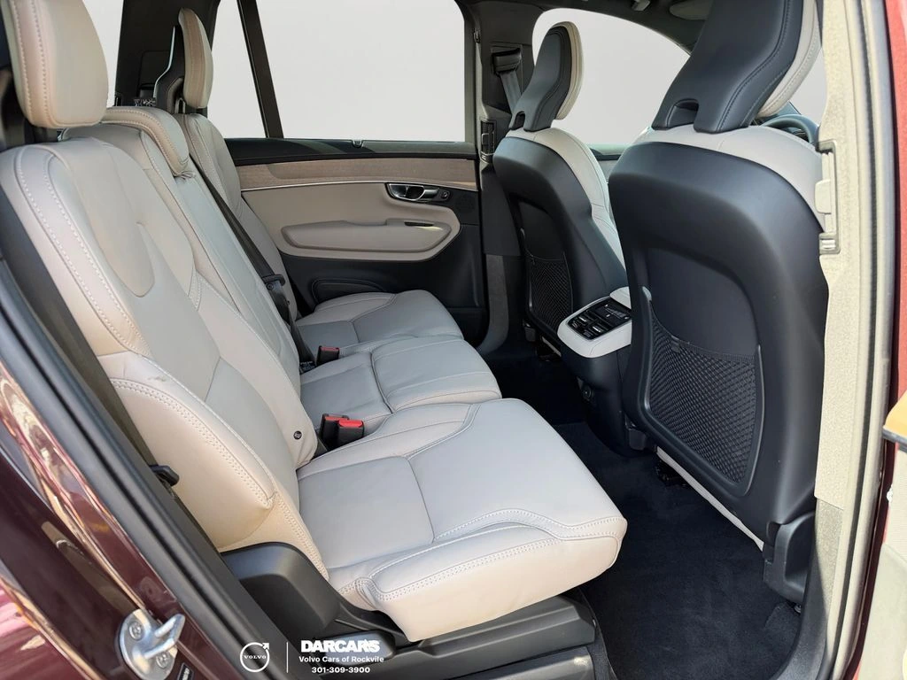 2025 Volvo - image 9