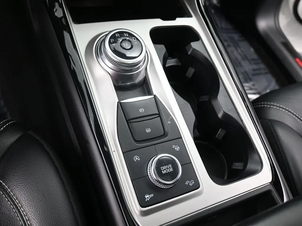 2021 Ford Explorer ST photo 23