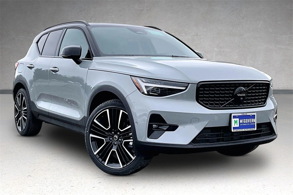 2026 Volvo - image 2