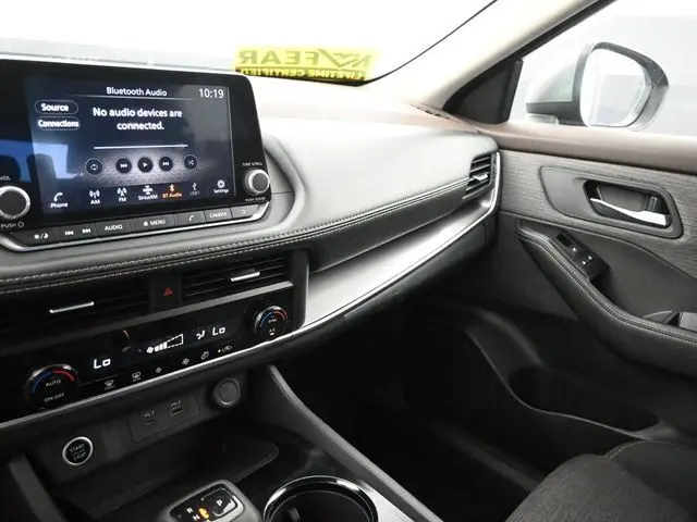 2023 Nissan Rogue SV photo 13