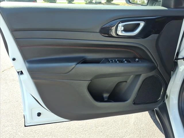2025 Jeep Compass Trailhawk - Photo 9
