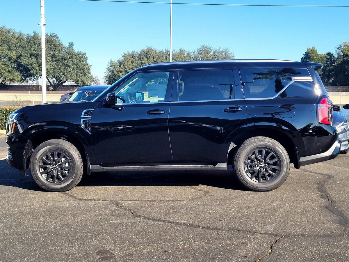 2026 Nissan Armada SV - Photo 7