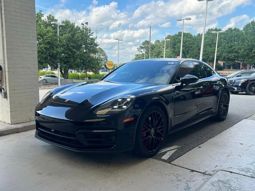 2023 Porsche Panamera 4S's photo