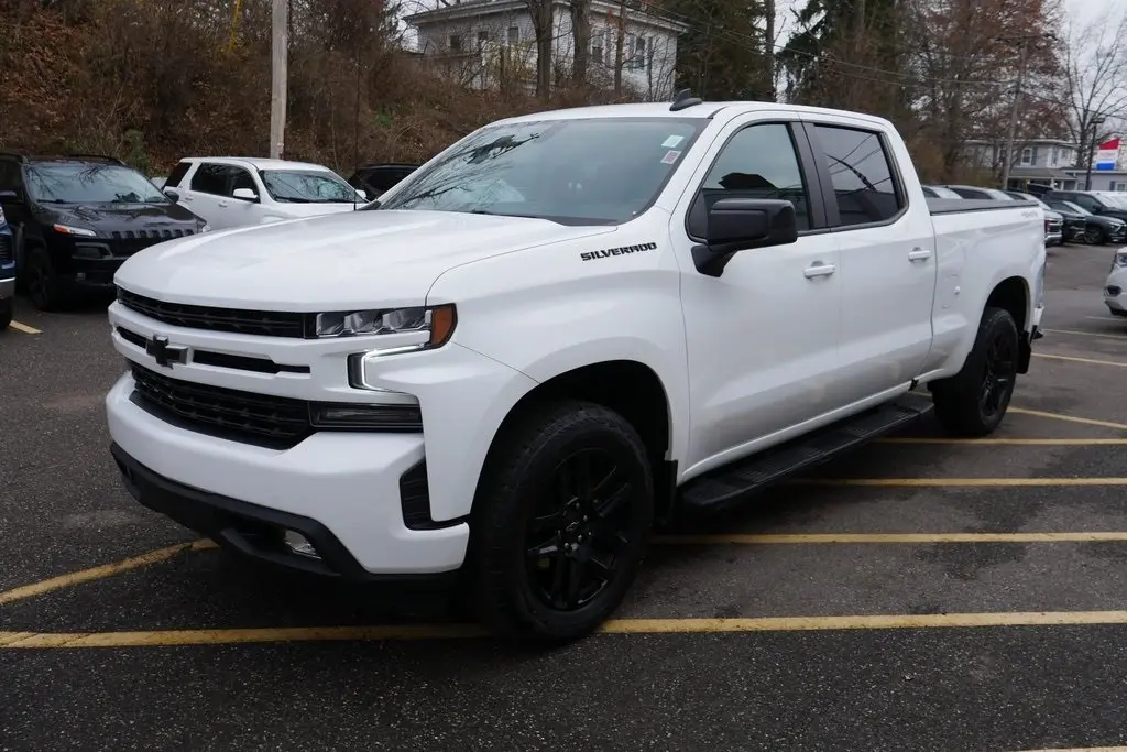 2022 Chevrolet Silverado 1500 RST photo 3