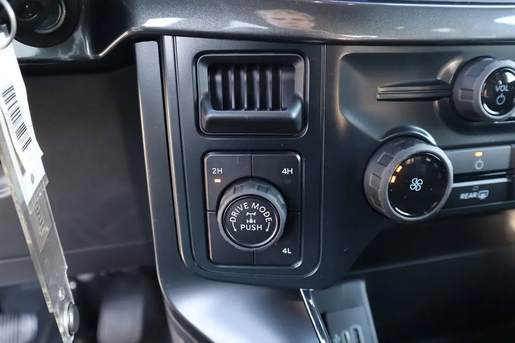 2025 Ford F-150 STX photo 7