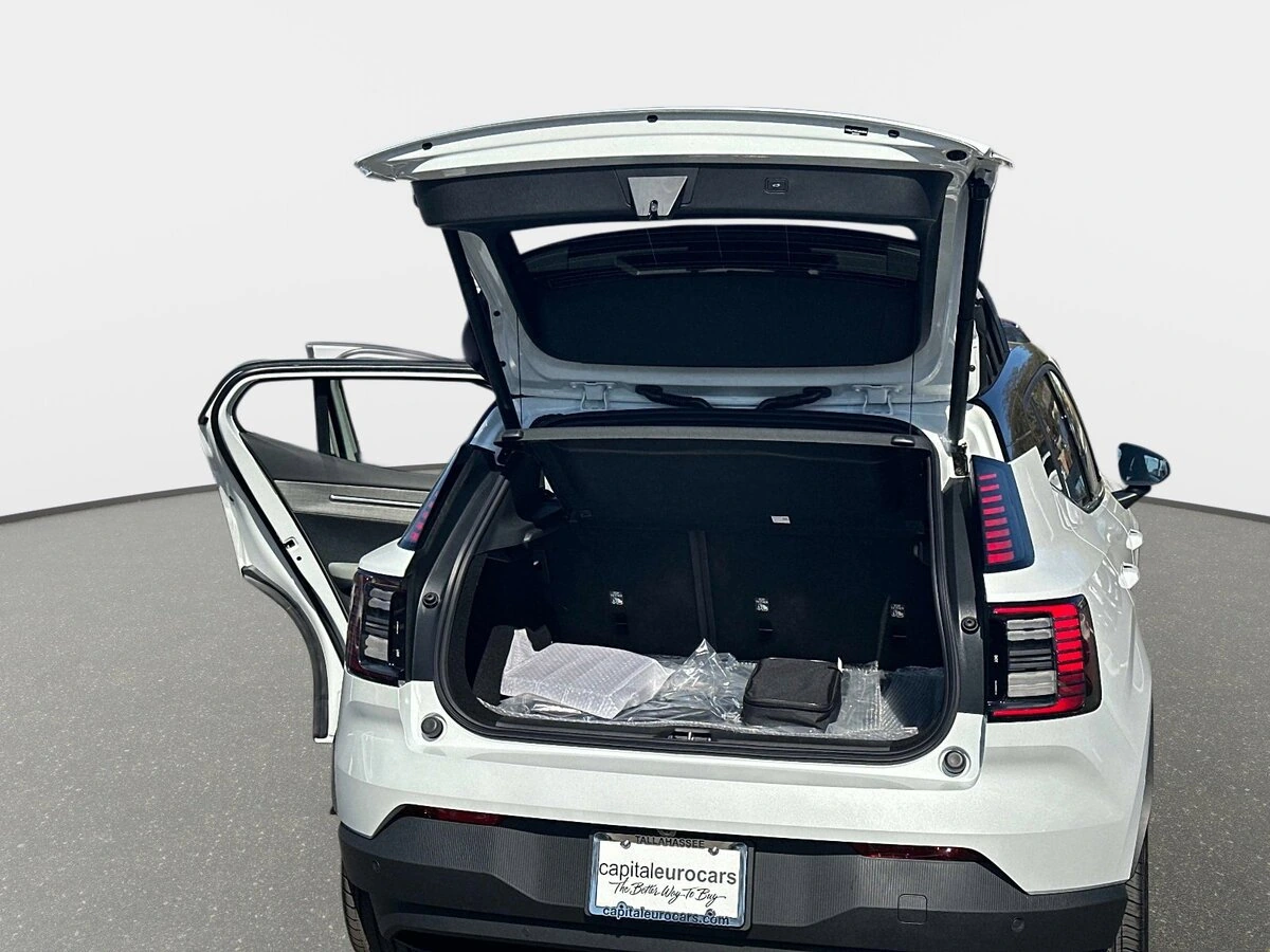 2026 Volvo - image 11