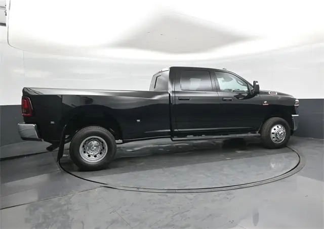 2026 Ram 3500 Tradesman photo 2